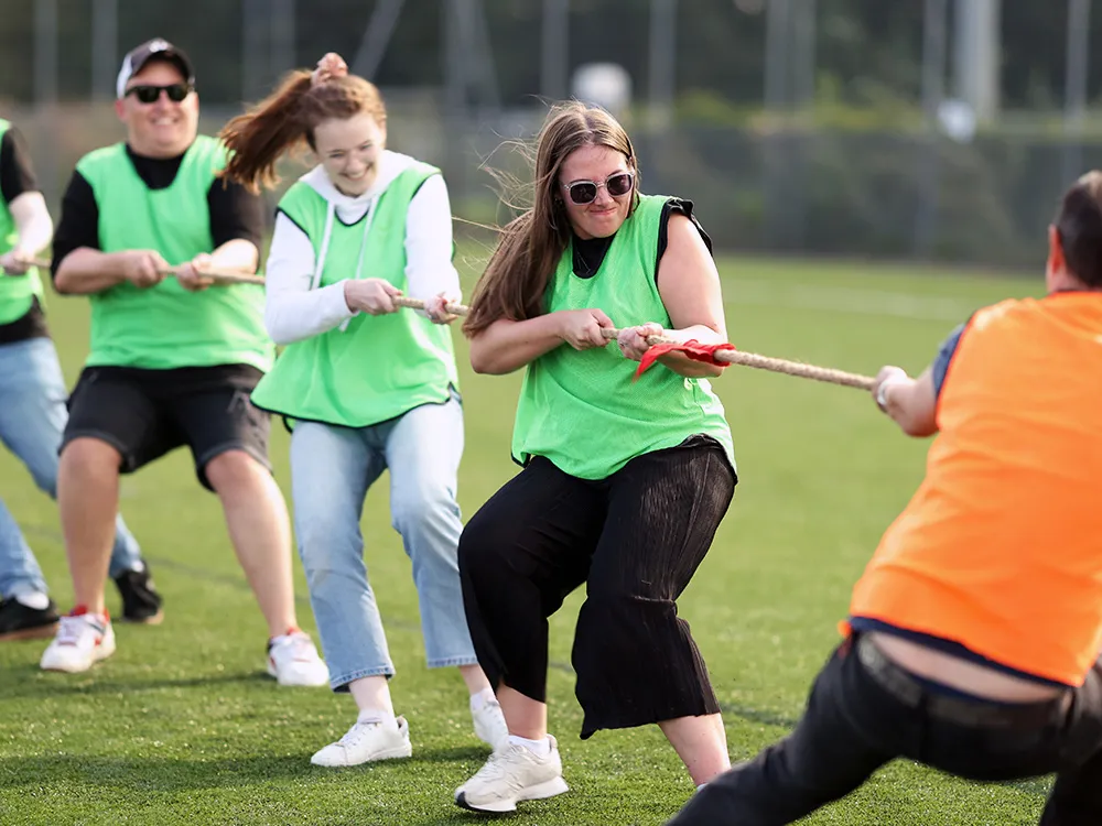 Kensa Does Tug Of War